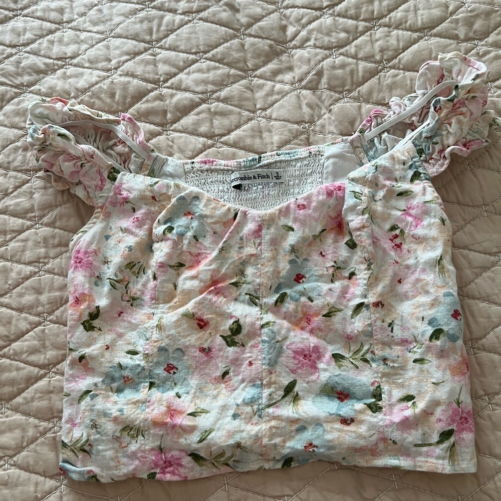 Abercrombie women’s top-size small